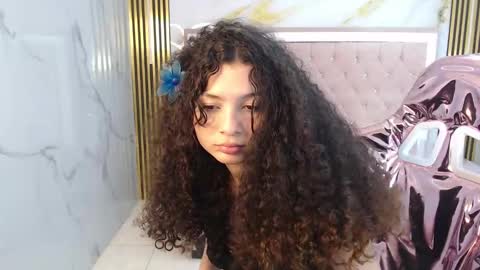 Snapshot of shalon_diaz_sub chatting on 01-14-25, 04:08 Shalon online show from 01-14-25, 04:08
