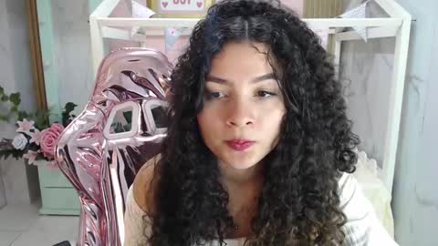 Snapshot of shalon_diaz_sub chatting on 01-16-25, 11:16 Shalon online show from 01-16-25, 11:16