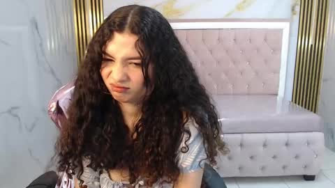 Snapshot of shalon_diaz_sub chatting on 01-18-25, 01:08 Shalon online show from 01-18-25, 01:08