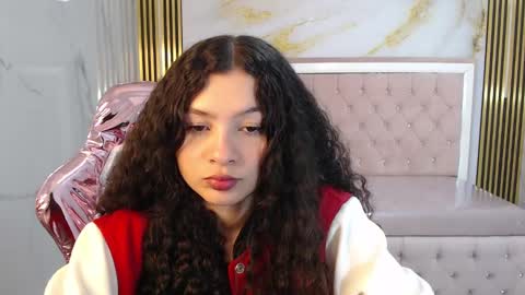 Snapshot of shalon_diaz_sub chatting on 01-21-25, 01:00 Shalon online show from 01-21-25, 01:00