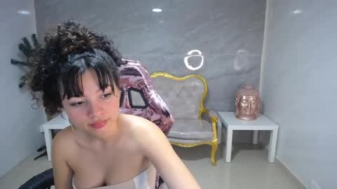 Snapshot of shalon_diaz_sub chatting on 02-05-25, 11:06 Shalon online show from 02-05-25, 11:06