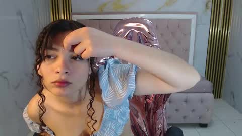 Snapshot of shalon_diaz_sub chatting on 02-21-25, 01:22 Shalon online show from 02-21-25, 01:22