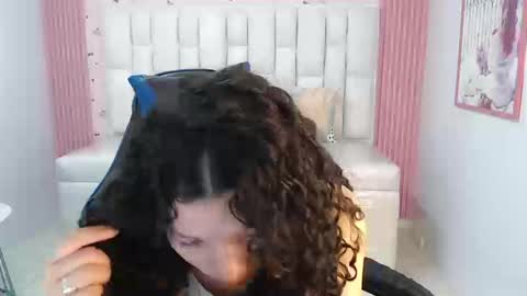 Snapshot of shalon_diaz_sub chatting on 09-10-25, 01:00 Shalon online show from 09-10-25, 01:00