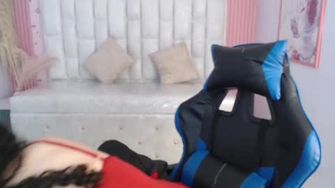 Shalon  online show from 11-17-25, 01:06