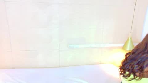 Snapshot of shamira_moore chatting on 04-09-26, 06:35 Catalina online show from 04-09-26, 06:35