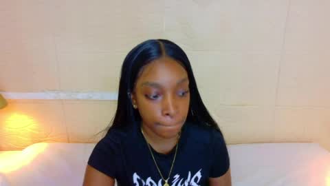 Snapshot of shamira_moore chatting on 05-11-26, 08:17 Catalina online show from 05-11-26, 08:17