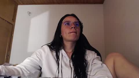 Snapshot of shanel_lozano chatting on 06-14-26, 01:14 shanel_lozano online show from 06-14-26, 01:14