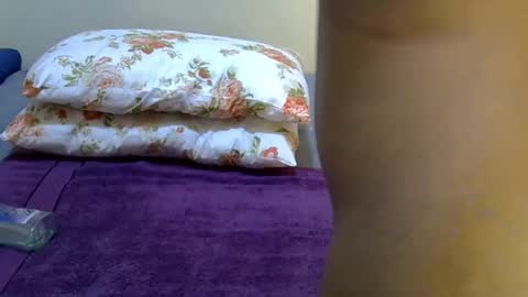 Snapshot of shanell_kiss chatting on 09-18-25, 11:40 shanell kiss online show from 09-18-25, 11:40