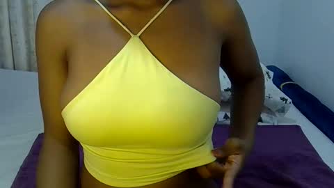 Snapshot of shanell_kiss chatting on 06-10-26, 12:33 shanell kiss online show from 06-10-26, 12:33