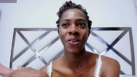 shanelle7 online show from 11-18-25, 05:17