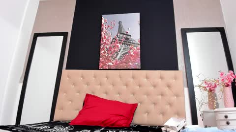 S H A N E L L E   online show from 02-11-25, 05:40