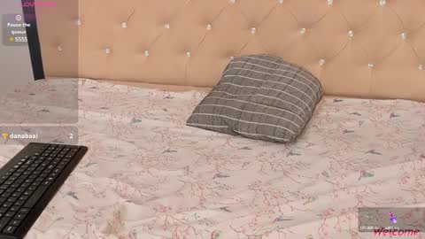 S H A N E L L E   online show from 03-08-25, 07:09