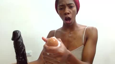 S H A N E L L E   online show from 09-16-25, 12:50