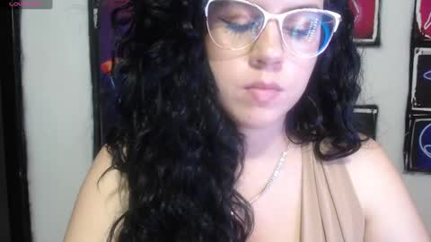 Snapshot of shanellmoore chatting on 12-17-24, 01:39 Shanell Moore online show from 12-17-24, 01:39