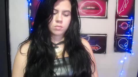 Snapshot of shanellmoore chatting on 03-07-25, 09:38 Shanell Moore online show from 03-07-25, 09:38