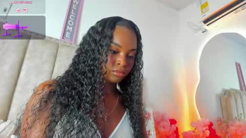 Shanel online show from 04-29-26, 01:59