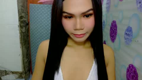 shanica_lee972385 online show from 05-25-26, 09:43