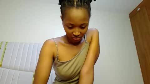 Snapshot of shanizz001 chatting on 01-28-25, 02:00 shanizz online show from 01-28-25, 02:00