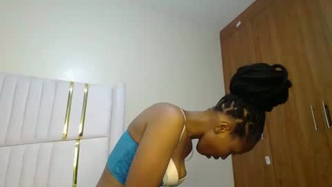 Snapshot of shanizz001 chatting on 02-05-25, 03:02 shanizz online show from 02-05-25, 03:02