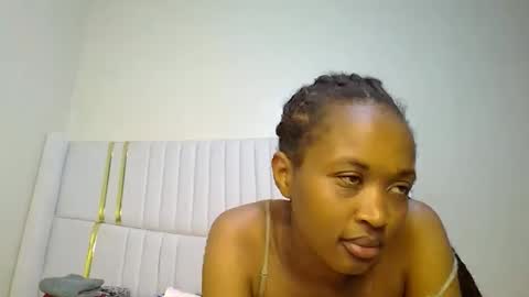 Snapshot of shanizz001 chatting on 02-12-25, 02:45 shanizz online show from 02-12-25, 02:45