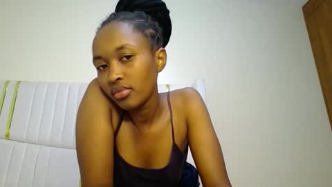 Snapshot of shanizz001 chatting on 02-19-25, 05:05 shanizz online show from 02-19-25, 05:05