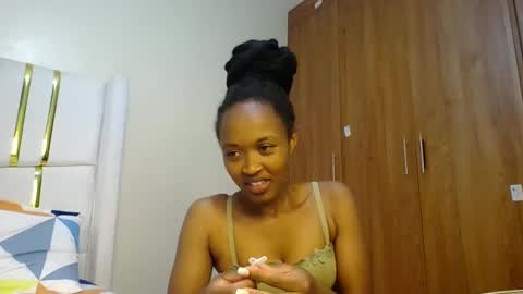 Snapshot of shanizz001 chatting on 02-27-25, 12:10 shanizz online show from 02-27-25, 12:10