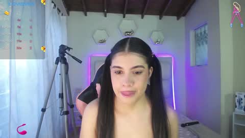 Snapshot of shannakendall chatting on 01-14-25, 01:17 Shana online show from 01-14-25, 01:17