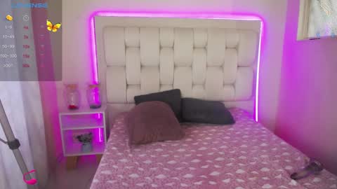 Snapshot of shannakendall chatting on 01-17-25, 01:03 Shana online show from 01-17-25, 01:03