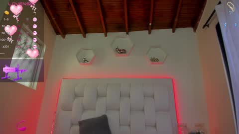 Snapshot of shannakendall chatting on 02-17-25, 03:09 Shana online show from 02-17-25, 03:09