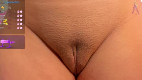 Snapshot of shannakendall chatting on 03-10-25, 08:45 Shana online show from 03-10-25, 08:45