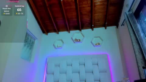 Snapshot of shannakendall chatting on 09-12-25, 02:17 Shana online show from 09-12-25, 02:17