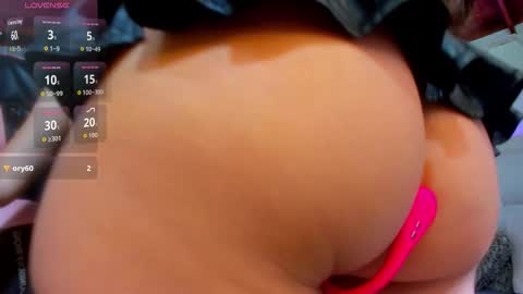 Snapshot of shannakendall chatting on 09-13-25, 01:44 Shana online show from 09-13-25, 01:44