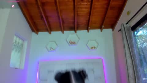 Snapshot of shannakendall chatting on 09-15-25, 02:17 Shana online show from 09-15-25, 02:17