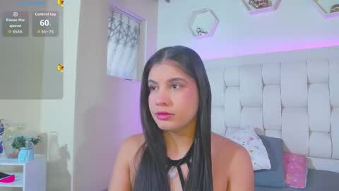 Snapshot of shannakendall chatting on 10-25-25, 01:40 Shana online show from 10-25-25, 01:40