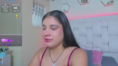 Snapshot of shannakendall chatting on 10-28-25, 02:20 Shana online show from 10-28-25, 02:20