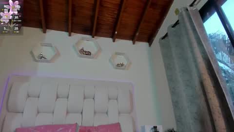 Shana online show from 02-15-26, 04:36