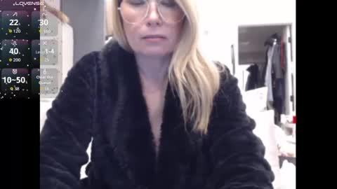 Snapshot of shannon07 chatting on 10-05-25, 03:49 Shannon07 online show from 10-05-25, 03:49