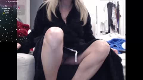 Snapshot of shannon07 chatting on 11-06-25, 03:51 Shannon07 online show from 11-06-25, 03:51