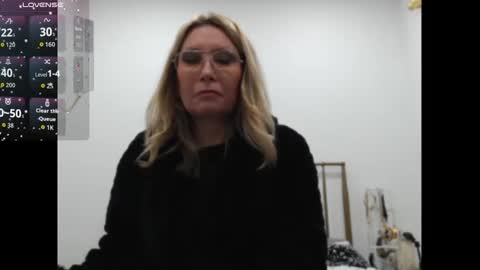 Snapshot of shannon07 chatting on 02-25-26, 04:22 Shannon07 online show from 02-25-26, 04:22