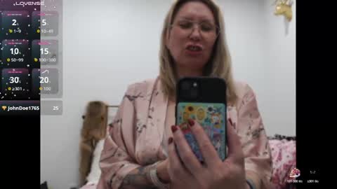 Snapshot of shannon07 chatting on 02-26-26, 11:26 Shannon07 online show from 02-26-26, 11:26