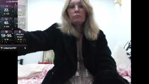 Shannon07 online show from 06-17-26, 04:48