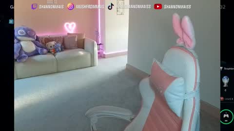 Shanmais online show from 09-24-25, 04:32