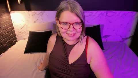 Shannon online show from 10-24-25, 03:41