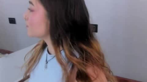 Snapshot of shanntal__ chatting on 09-24-25, 08:01 Shanntal online show from 09-24-25, 08:01