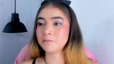 Snapshot of shanntal__ chatting on 10-08-25, 08:28 Shanntal online show from 10-08-25, 08:28