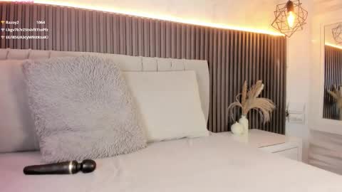 SHANON online show from 11-21-25, 07:12