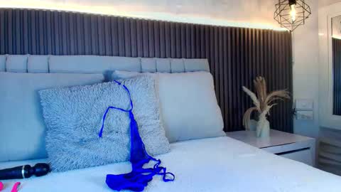 SHANON online show from 02-09-26, 07:18