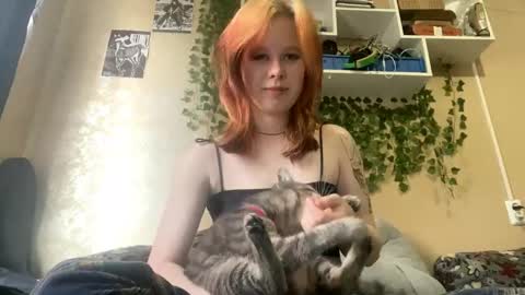 Snapshot of shantaeburleson chatting on 10-17-25, 06:05 Kristin online show from 10-17-25, 06:05