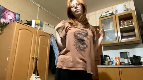 Snapshot of shantaeburleson chatting on 10-21-25, 04:35 Kristin online show from 10-21-25, 04:35