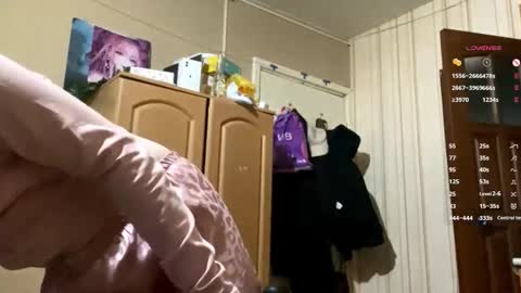 Snapshot of shantaeburleson chatting on 10-29-25, 07:54 Kristin online show from 10-29-25, 07:54